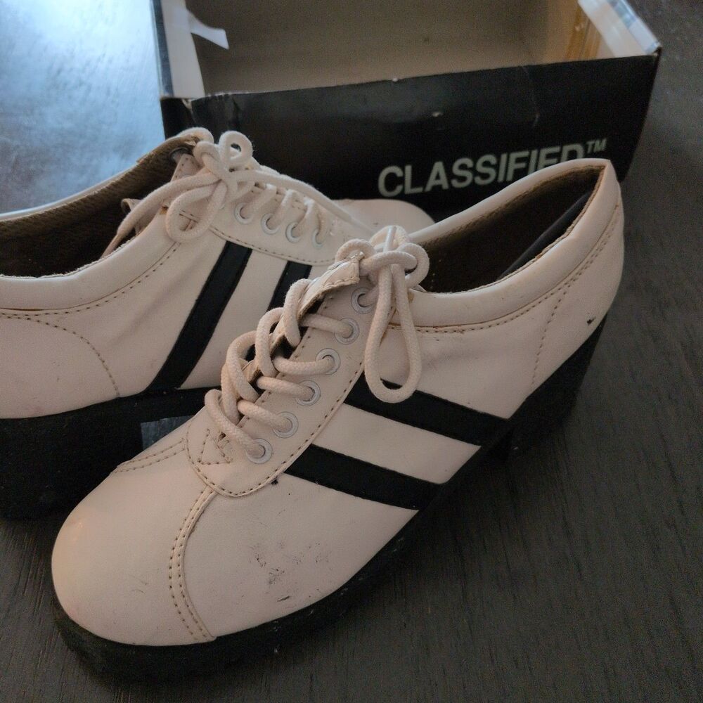 Vintage 90s Classified Chunky Platform Shoes White Black Lug Sole Size 8